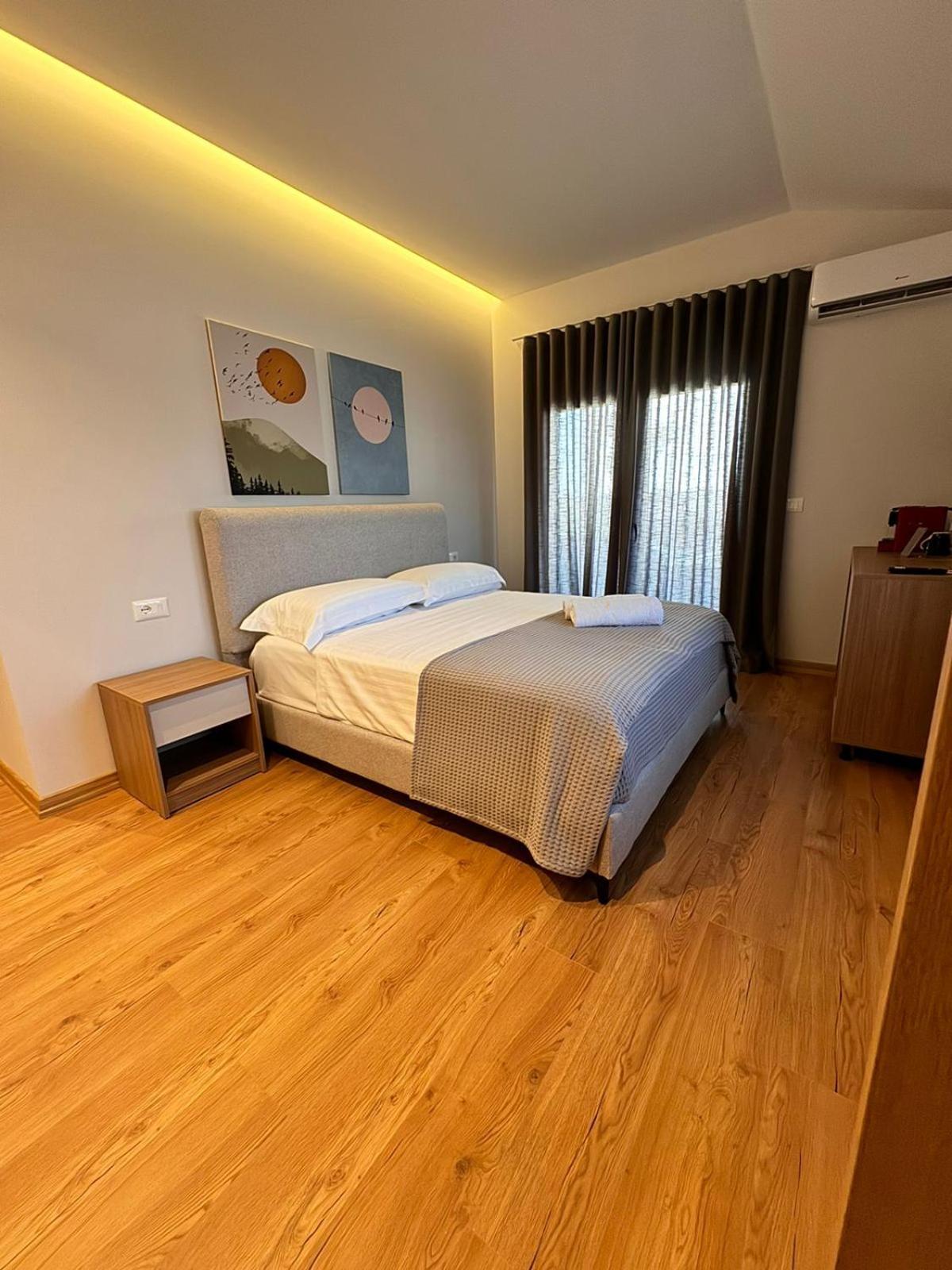 Izi Boutique Apartment Tirana Exterior photo