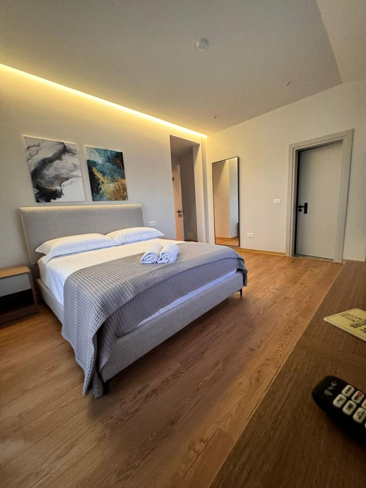 Izi Boutique Apartment Tirana Exterior photo