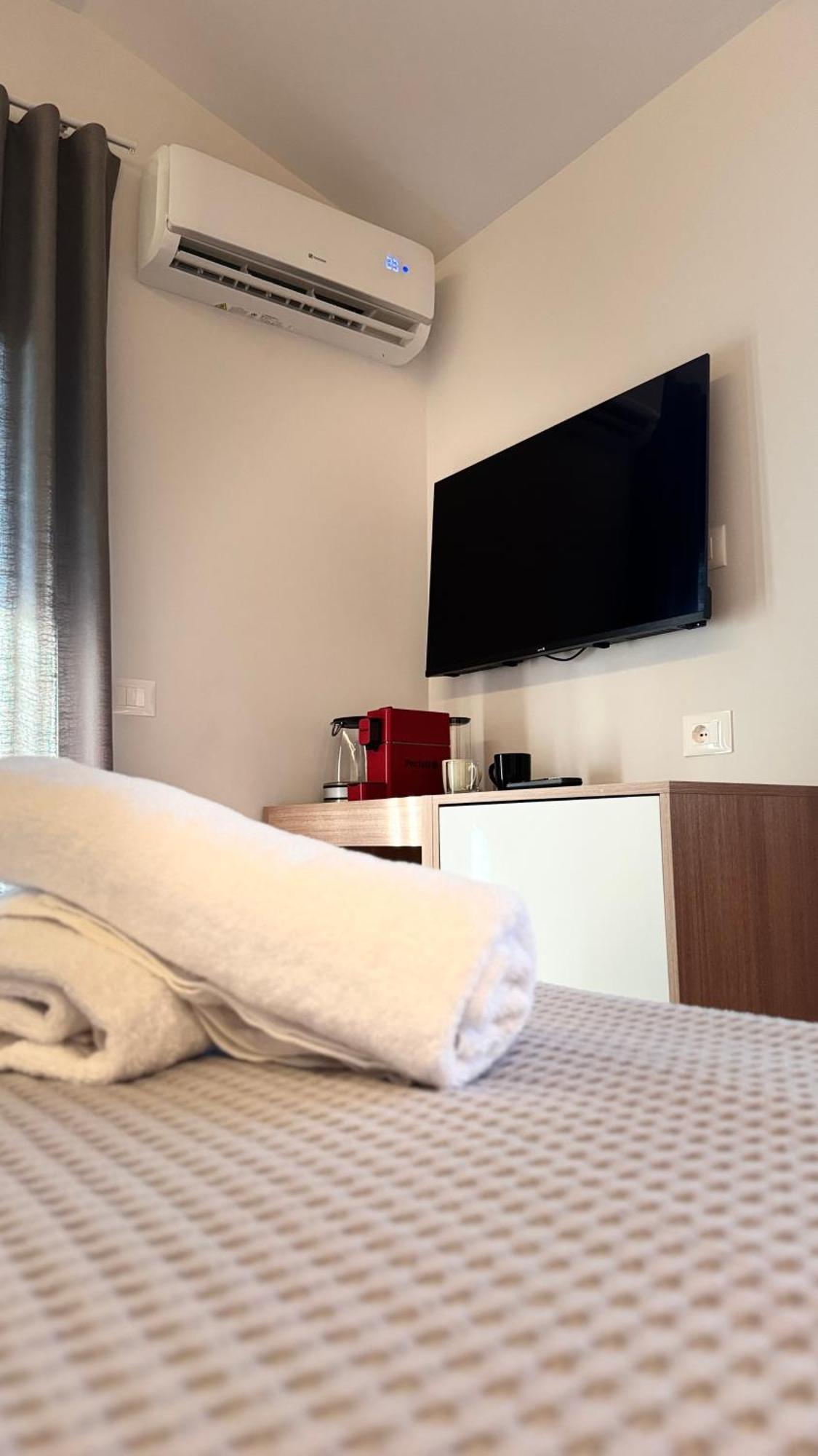 Izi Boutique Apartment Tirana Exterior photo